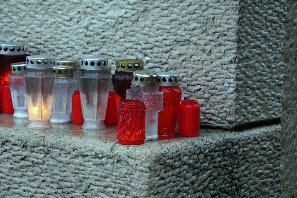 U Livnu svijeće i molitva za tragično preminule Posušake